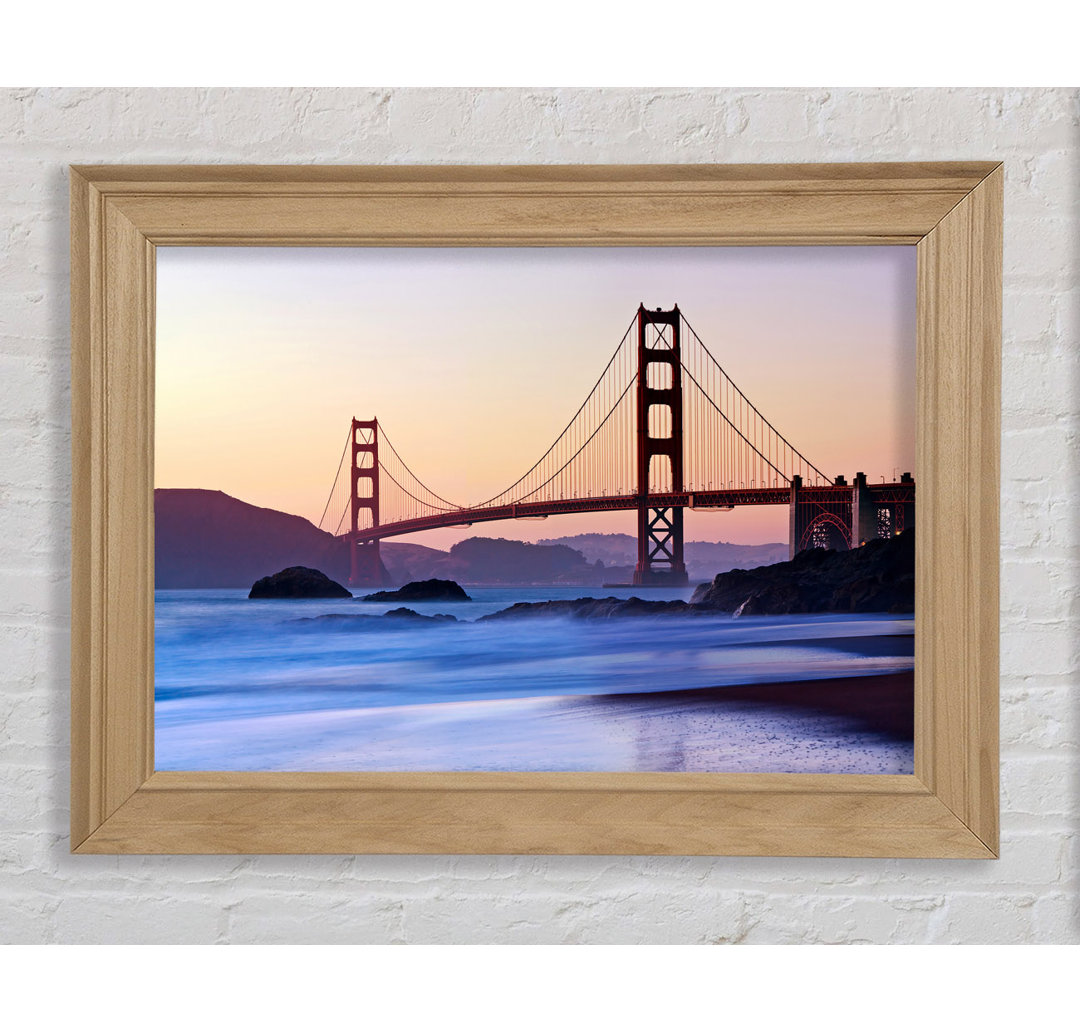 Golden Gate Bridge Over The Misty Waters - Einzelne Bilderrahmen Kunstdrucke