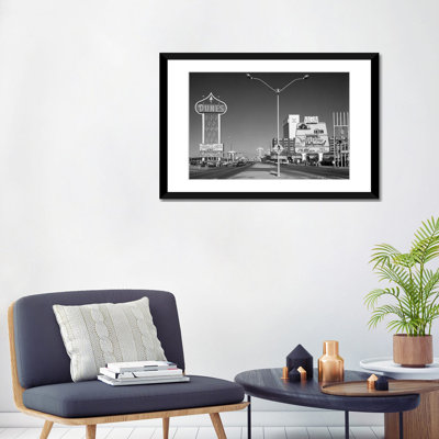«1980s Daytime the Strip with Signs for the Dunes MGM Flamingo Las Vegas Nevada USA», reproduction de photo sur toile tendue
