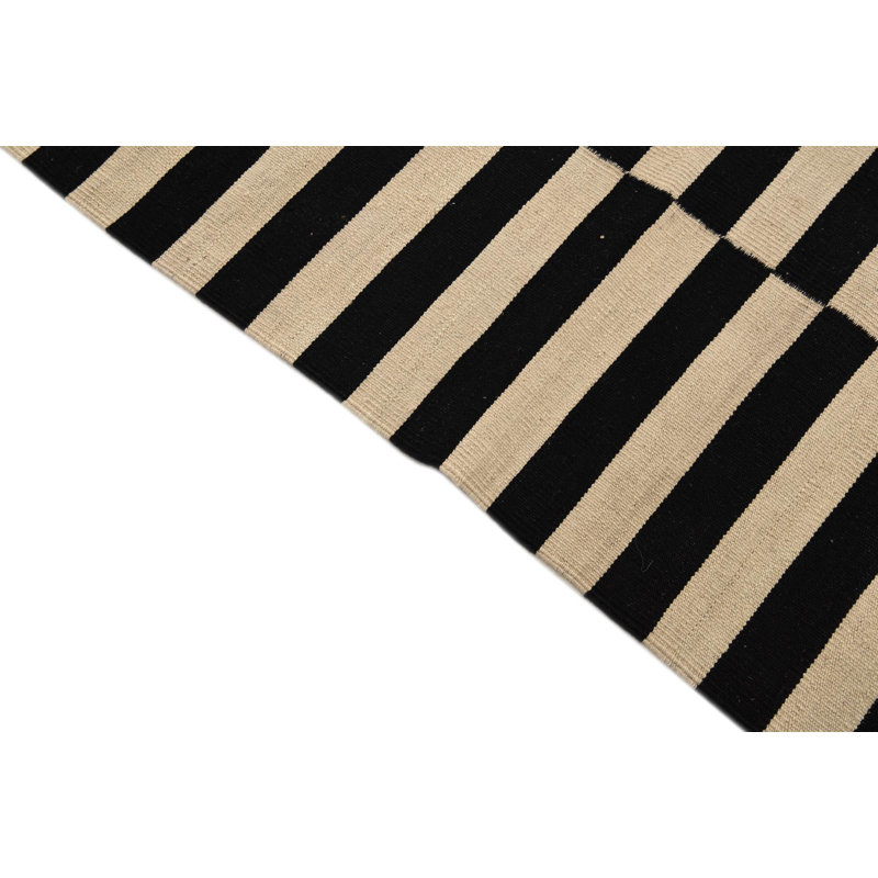 Tapis noir et blanc Petrella