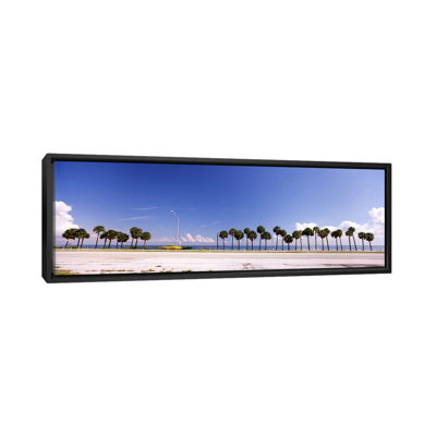 Palmiers au bord de la route, autoroute 275, Tampa Bay, Golfe du Mexique, Floride, États-Unis - reproduction de photo panoramique sur toile tendue