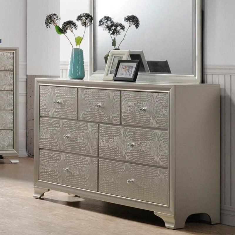 Commode à tiroirs de style contemporain, Champagne