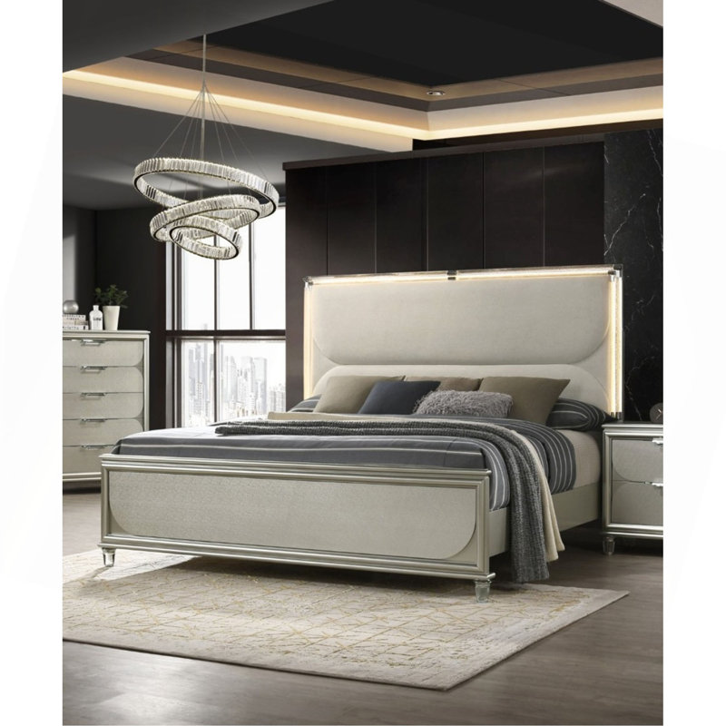 Cadre de lit tapissier en tissu argenté pour grand lit, look contemporain, tête de lit à DEL, panneaux et structure de lit grand format en bois, style, tissu, panneau, ambiance de chambre d'ingénierie en bois d'hévéa massif