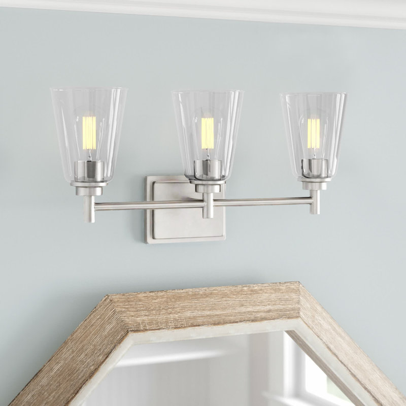 Éclairage pour salle de bain 3 lumières en acier avec abat-jour en verre l 22,5 po Kromer , Satin platine