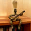 Tuyau pour homme, guitare, lampe Steampunk avec ampoule Edison, décoration de table rétro, cadeau de bureau unique fait à la main pour les mélomanes de style américain