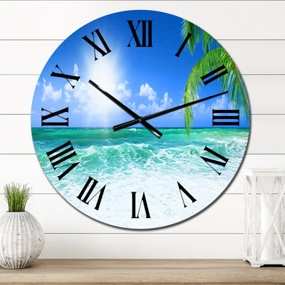 Belle plage avec soleil éclatant - horloge murale nautique et côtière
