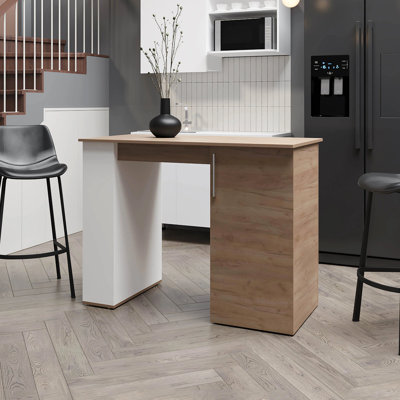 Îlot de cuisine avec 1 porte et rangement ouvert