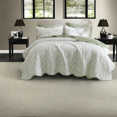 Elegant Scalloped Sage Green Bedding Set, Cozy Polyester For Home Comfort