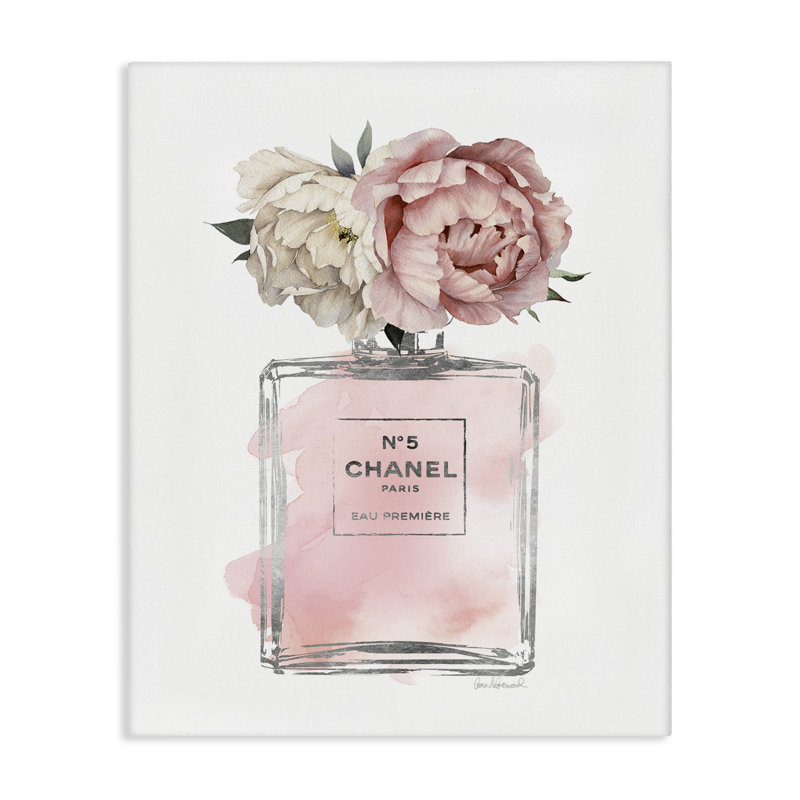 Bouteilles de parfum rétro en fleurs roses, H 30 po x l 24 po