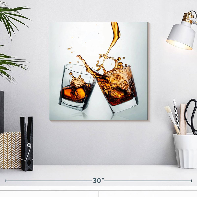 Yarlin éclaboussant des boissons de whisky, H 16 po x l 16 po