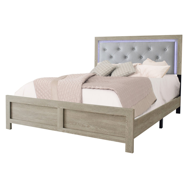 Grand lit à panneau tapissier beige en similicuir avec tête de lit à DEL, bouton, tête de lit inclinée en bois avec éclairage, revêtement, élément