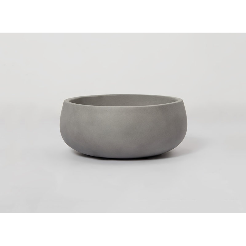 Pot à fleurs en ciment Finnur, H 7 po x l 17 po x P 17 po, Gris ciment