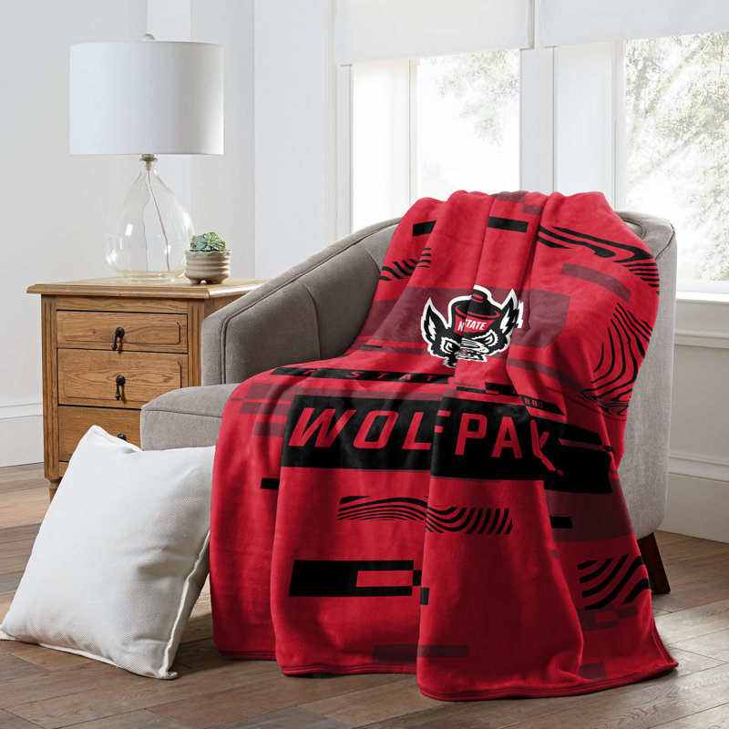 Throw Blanket, Red/Black, Wolfpack