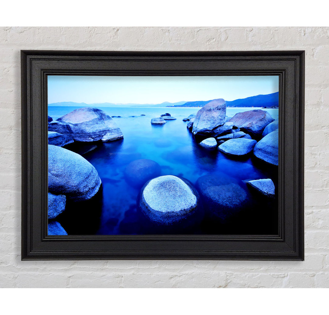 Blue Tranquil Ocean Rocks Gerahmter Druck