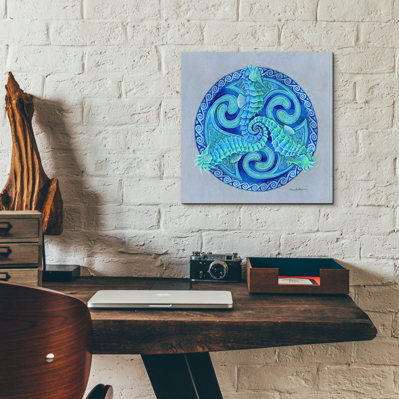 «Seahorse Triskele» par Rebecca Wang Art, H 12 po x l 12 po x P 0,13 po