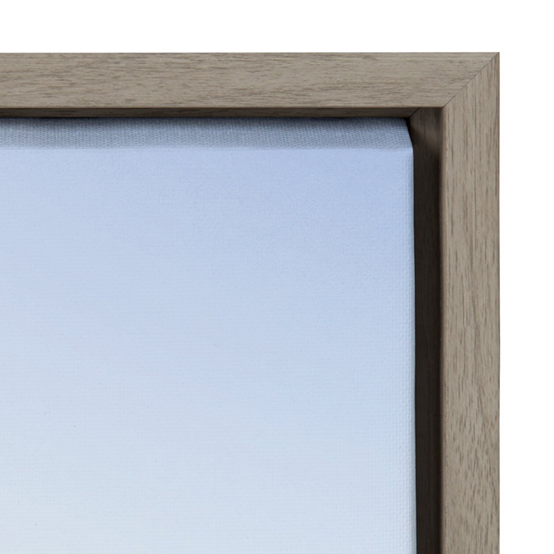 «Pale Blue Sea» par The Creative Bunch Studio - Photographie à cadre flottant sur toile, Gris