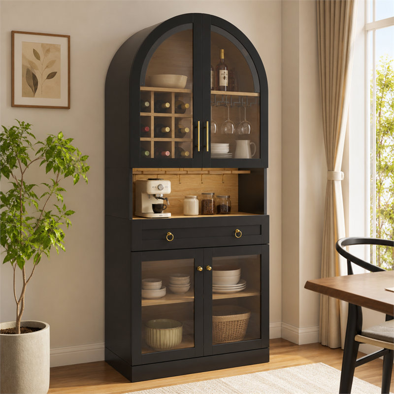 Meuble bar/cave à vin noir arqué de style milieu du siècle, 70 pouces – Portes en verre trempé, emplacements pour bouteilles, porte-verres à pied, crochets et tiroirs