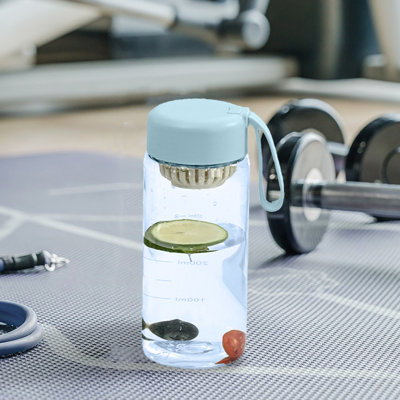Bouteille d'eau Bouteille d'eau de sport 21,9 onces Bouteille de motivation avec étiquette 600 ml Bouteille d'eau de sport étanche aux fuites convenant à la forme physique en plein air dans les gymnases pour femmes