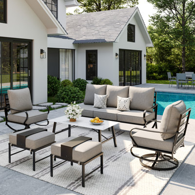 5-Person Outdoor Seating Group With Coffee Table