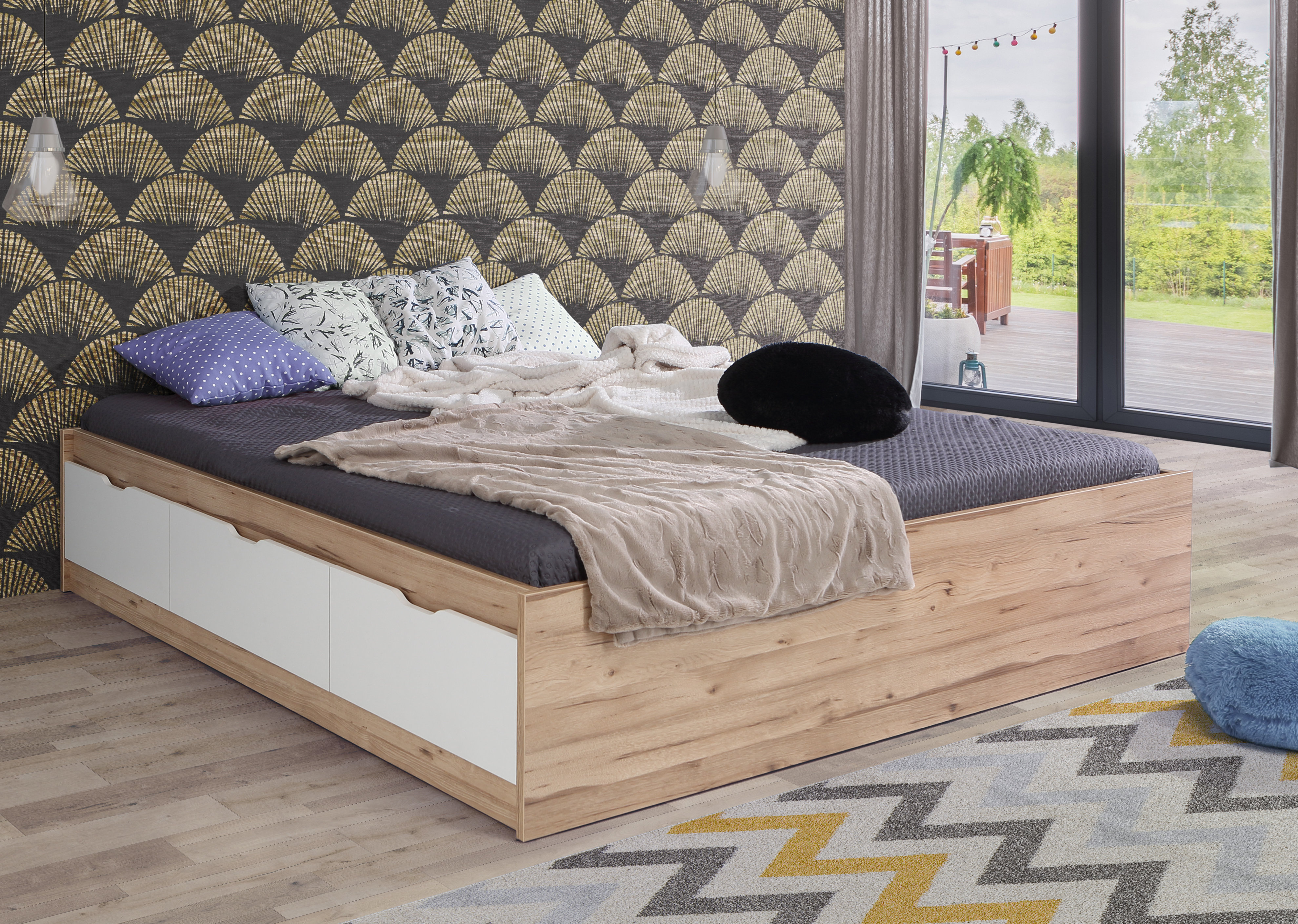 Super king store pallet bed