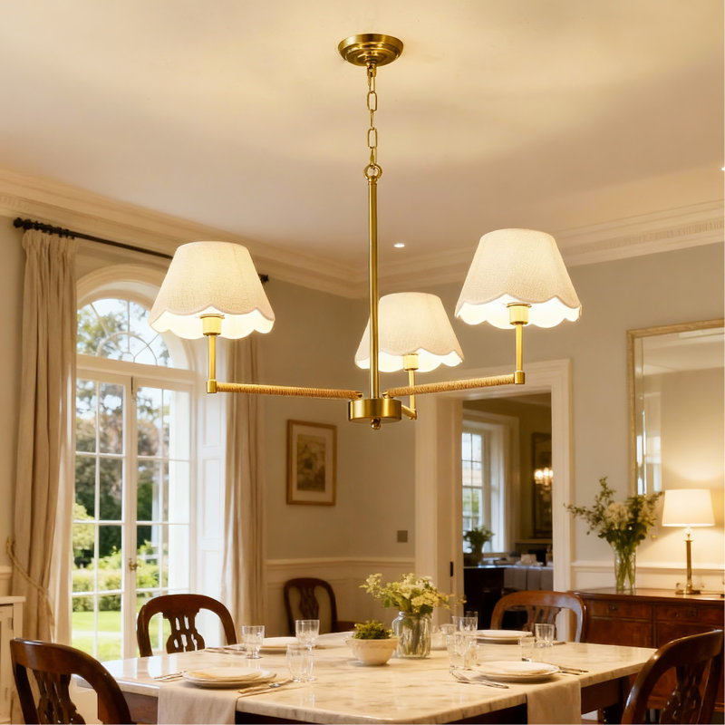 Lustre 3 lumières doré avec abat-jour en tissu pour salle à manger