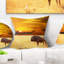 Coussin imprimé "antilope immense" à coucher de soleil paysage-30613608-30810398