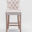 Tabourets de bar rembourrés en velours avec garniture cloutée chromée et pieds en bois (beige, ensemble de 2)-92115745-92115747-92115751