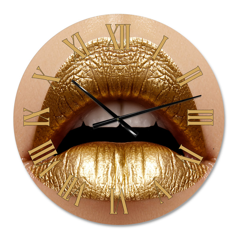 Gros plan sur des lèvres charnues avec un rouge à lèvres doré - horloge murale moderne, Petit