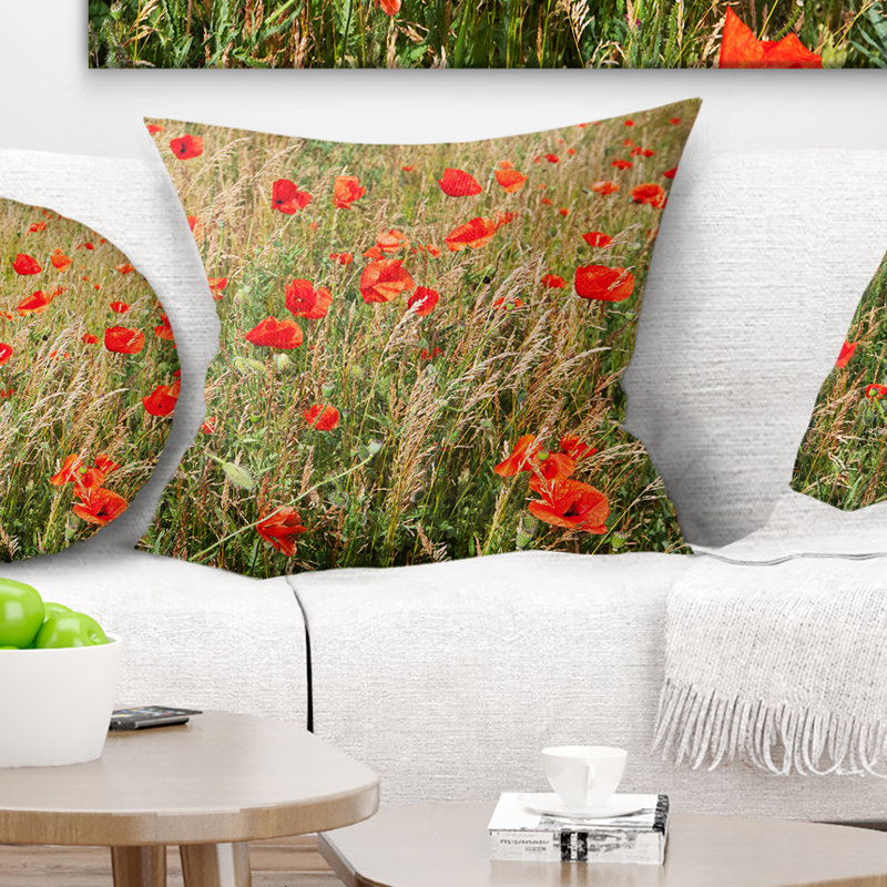 Champ de coquelicots rouges avec plein de fleurs - coussin à imprimé floral, 16 po x 1 po, Coussin décoratif
