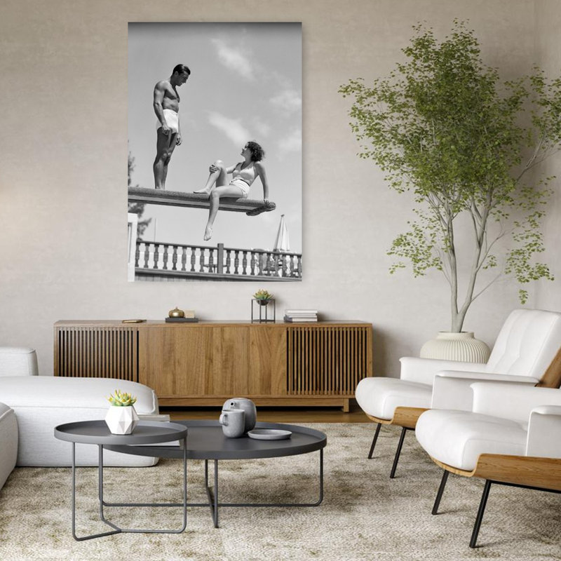 «1930S Couple on Pool Diving Board Talking Classic Retro Vintage Art mural», H 48 po x l 32 po