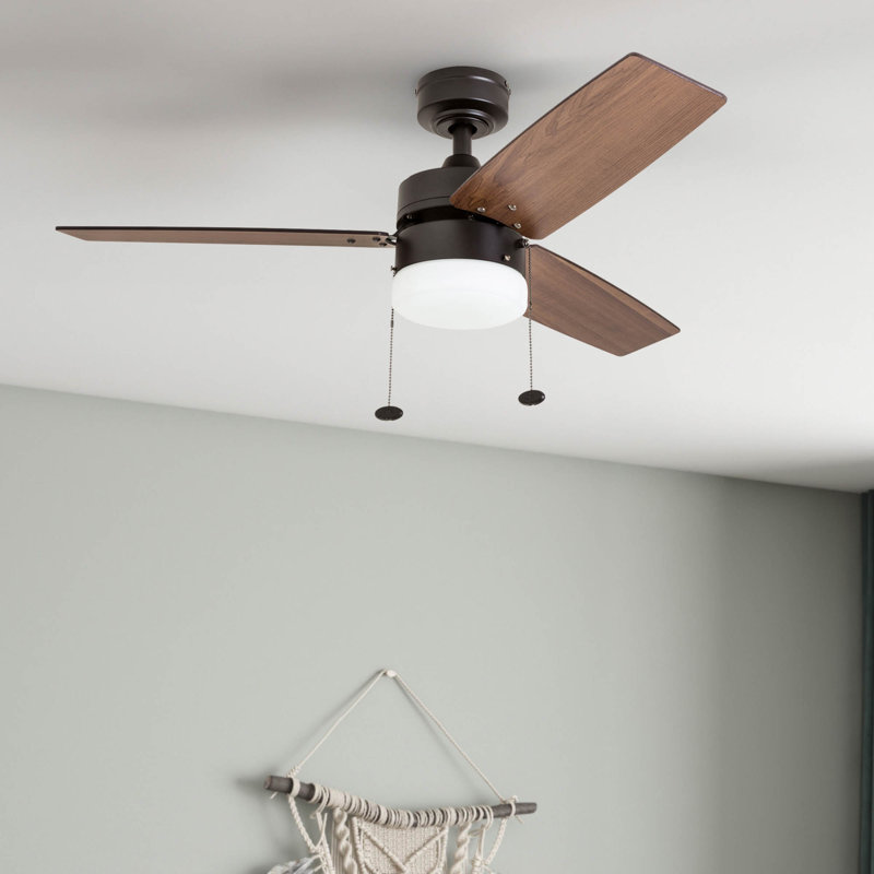 Ventilateur de plafond avec lumière DEL Reston, Bronze espresso avec pales en chêne brûlé