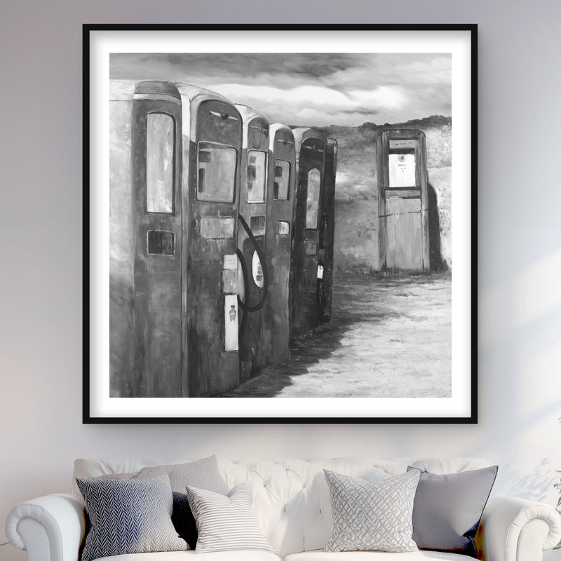 Vieilles pompes à gaz - décor encadré noir et blanc