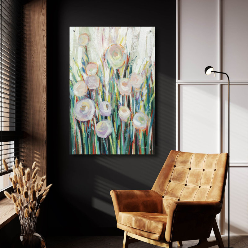 «Sprinkled White Flowers 2» par Silvia Vassileva, art mural en verre acrylique, H 36 po x l 24 po x P 0,2 po