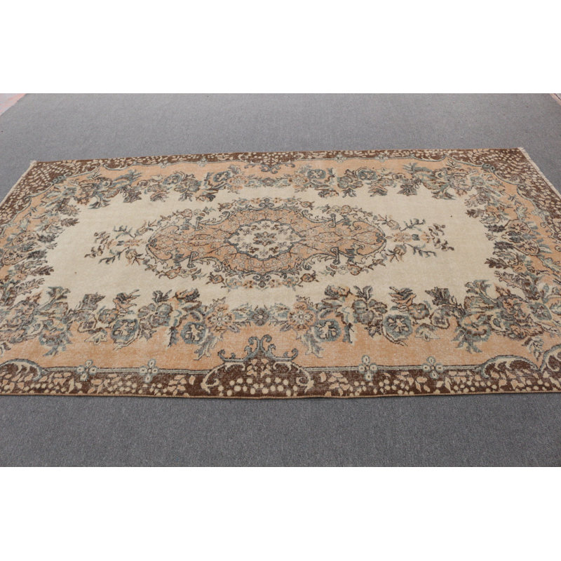 Élégant grand tapis d'inspiration dinde rétro parfait pour la décoration intérieure et le salon