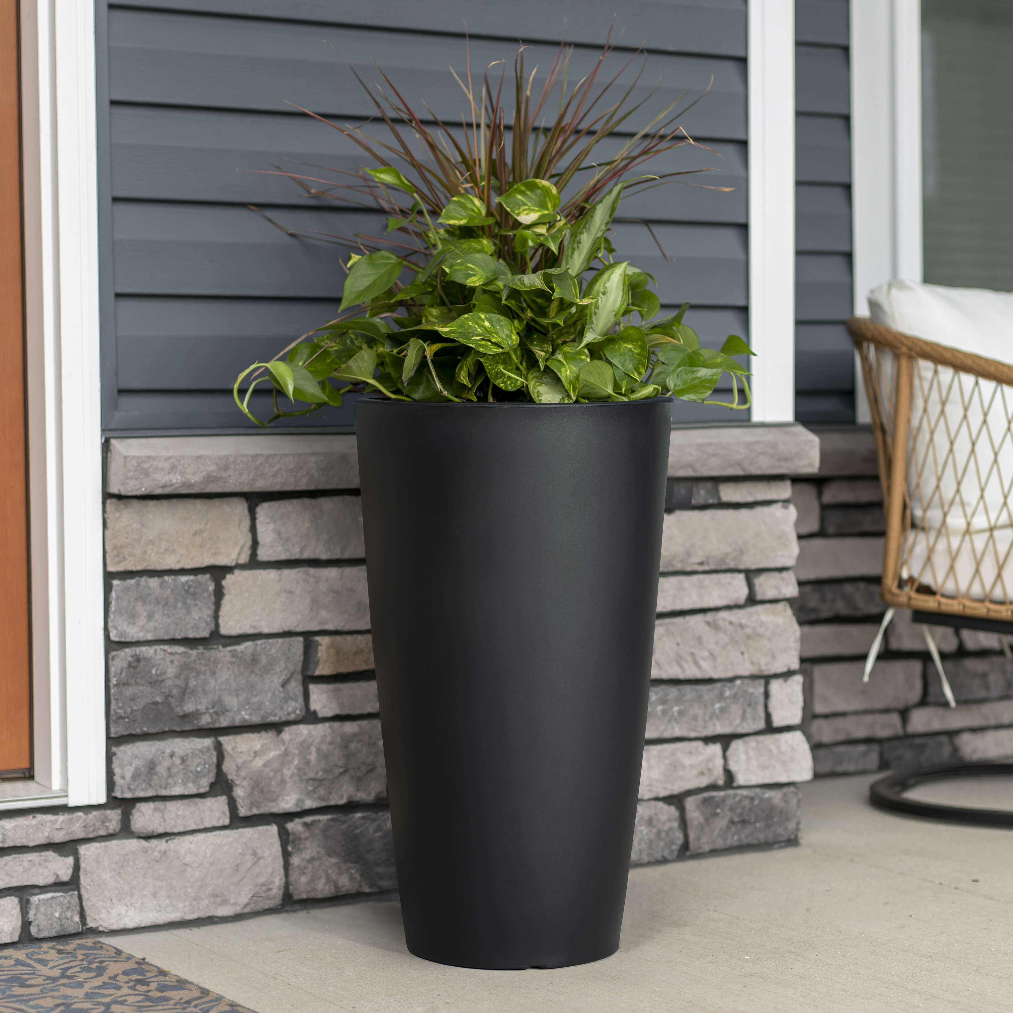 Elevens Tall Planters 27 Inch Tapered Square Planters Garden Flower  Pots,Indoor/Outdoor Planter with Tray, Large Planter for Patio Black-2 Pack