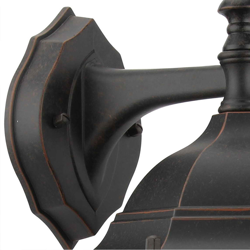 Rodrick Wall Light