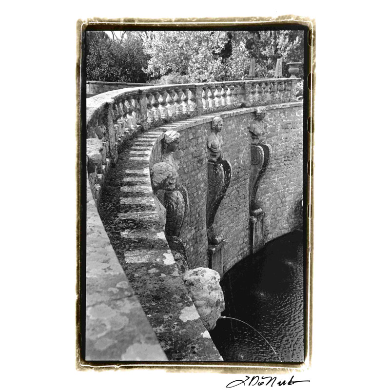 Jardin italien III, H 12 po x l 8 po