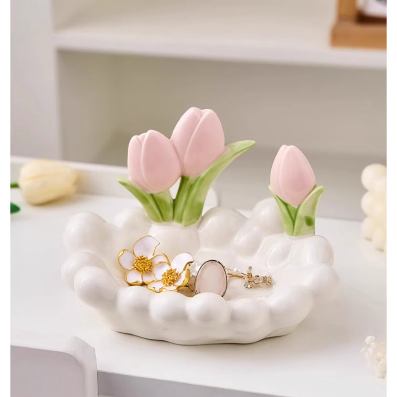 Figurines et sculptures, Crème