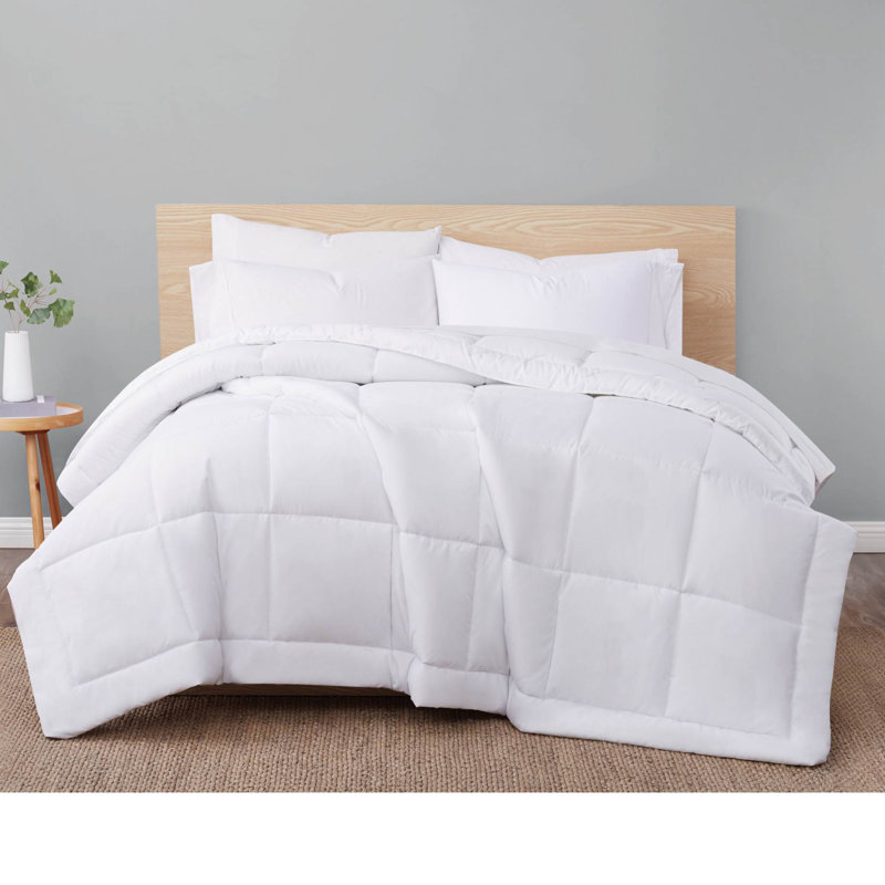 London Fog Seersucker Dot Comforter, Queen, White