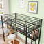 Lit mezzanine simple en métal avec bureau, prise de courant et éclairage à DEL, garde de sécurité et échelle, aucun sommier nécessaire