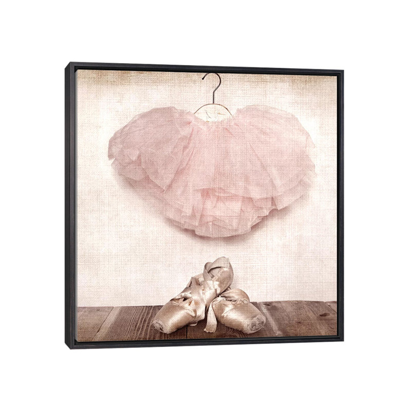 Ballet pantoufles et tutu par Saint and Sailor Studios - reproduction de photo, Pas de tapis, H 18 po x l 18 po x 1,5 po
