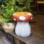 Statue de champignon surdimensionnée en résine