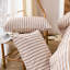 Ensemble d'édredon rayé pour grand lit 3 pièces 100% coton avec motif à rayures verticales beige et terre cuite, ensemble de literie réversible léger et doux pour toutes les saisons-123262334-123262333