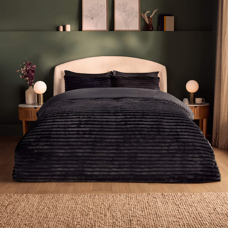 Silentnight Ribbed Faux Fur Duvet Set, Single, Black