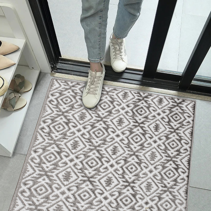 Nielsville Grey/White Machine Washable Non-Slip with Rubber Backing, Square 2'6"