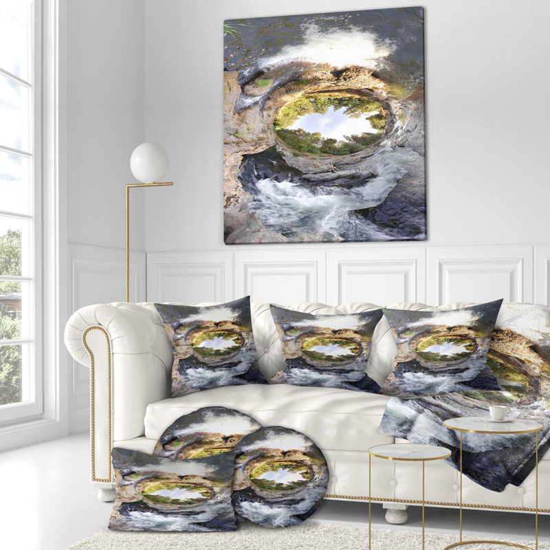Housse et insert de photographie de paysage Designart «Wild River Tube», 16 po x 1 po, Type de produit