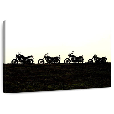Motos dans une rangée