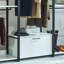 Armoire en métal blanc