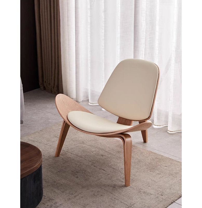 Hans Wegner CH07 Chair, Black