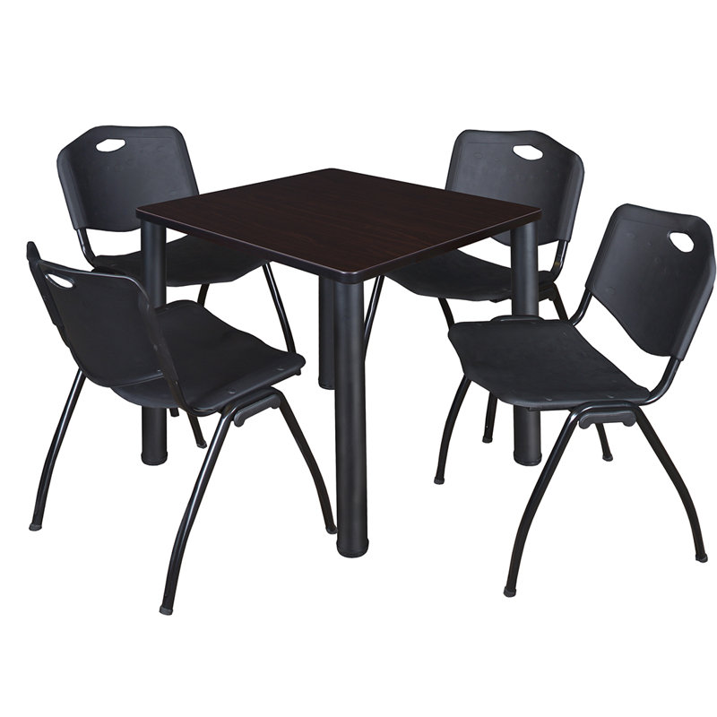 Plateau de table Kee Square, 4 chaises empilables, H 42 po x l 29 po x P 29 po, Érable, Noir