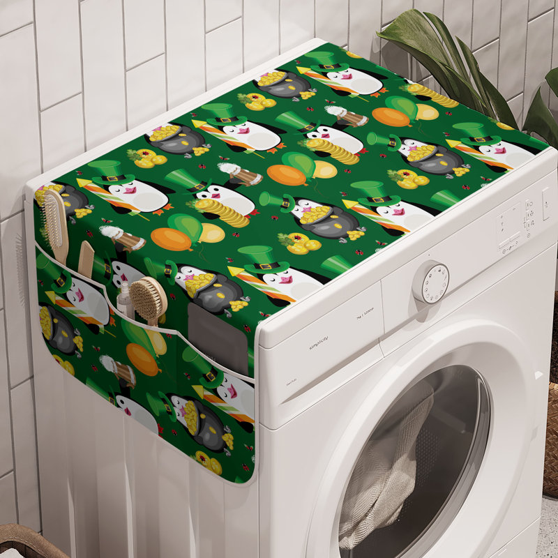 Multicolore vert de chasse 47 po x 18,5 po East Urban Home Leprechaun